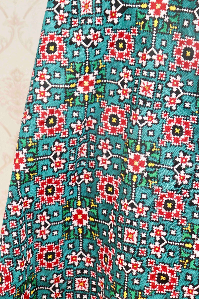 Rama green navratna design patola dupatta - SindhoiPatolaArt