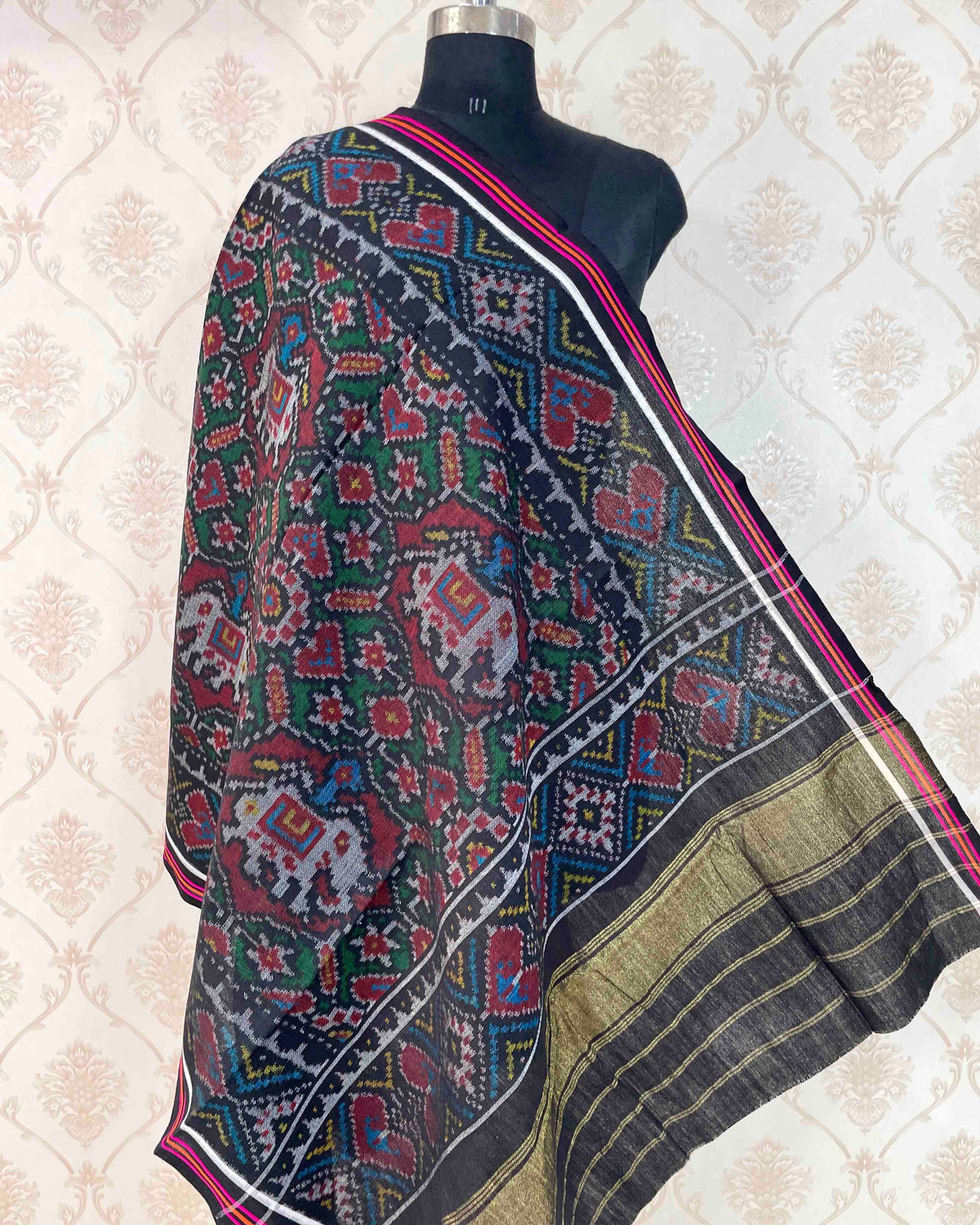 Black & Green With Maroon Elephant Manekchowk Patola Shawl