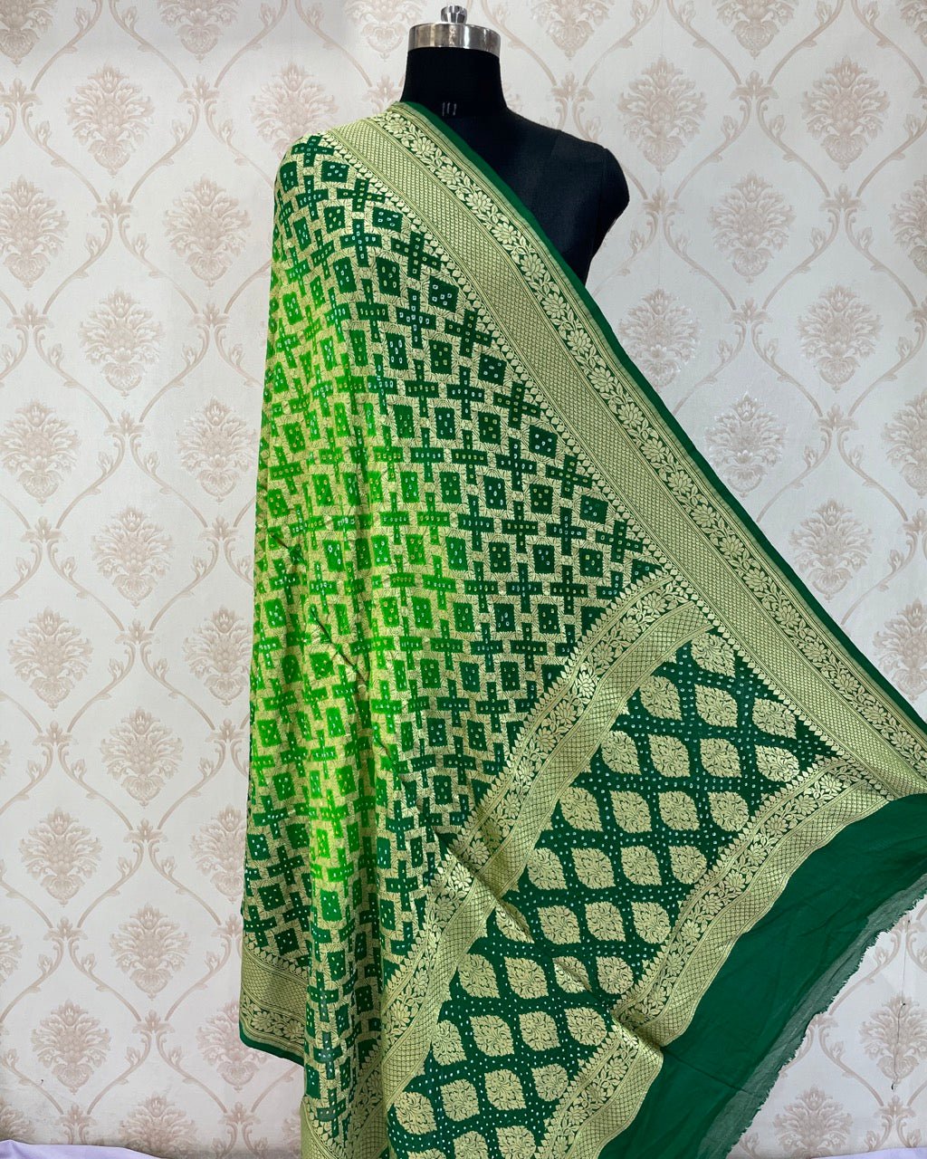 Bandhani Dupatta - SindhoiPatolaArt