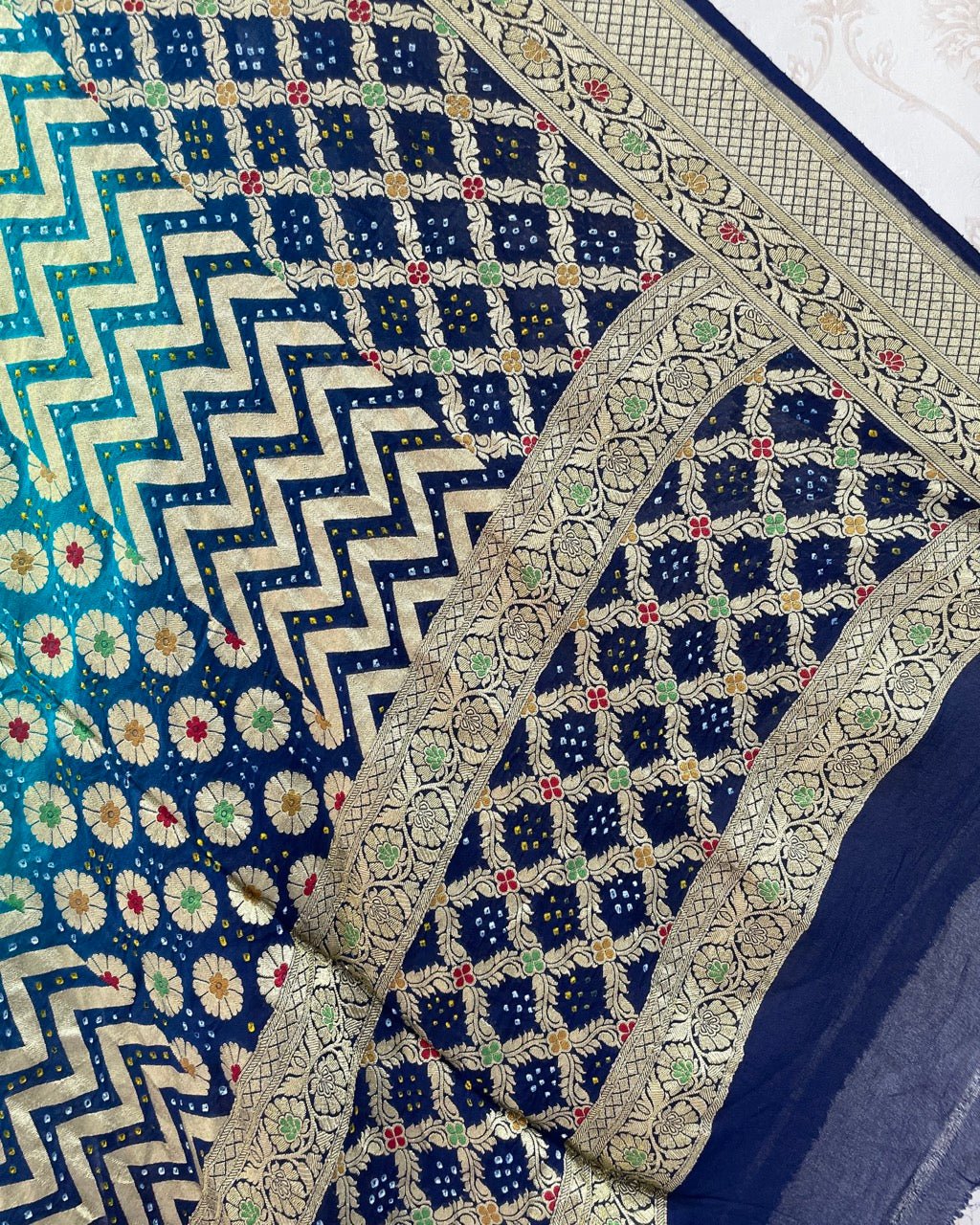 Bandhani Dupatta - SindhoiPatolaArt