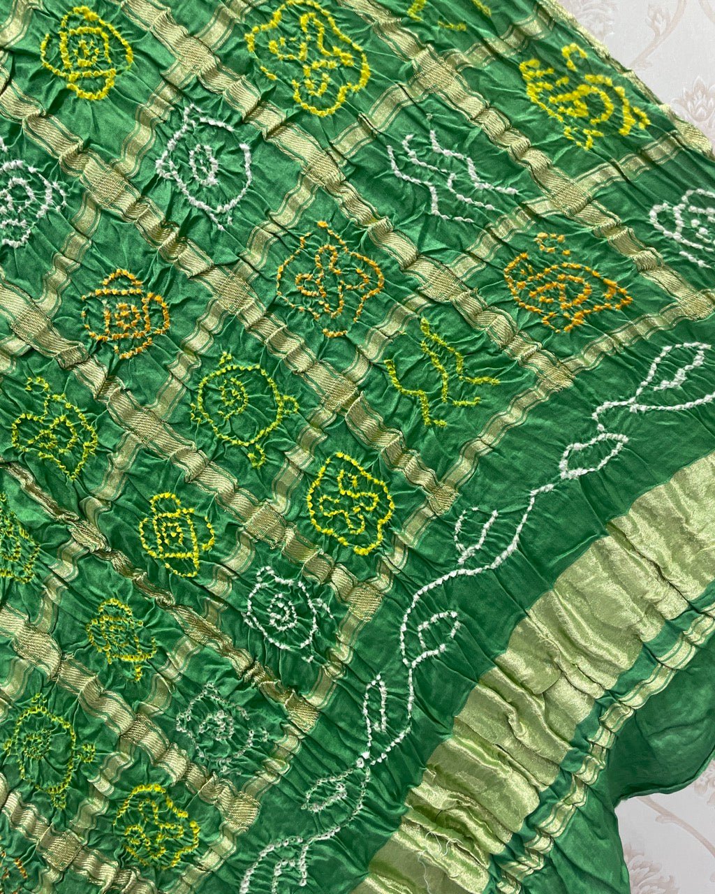 Bandhani Dupatta - SindhoiPatolaArt