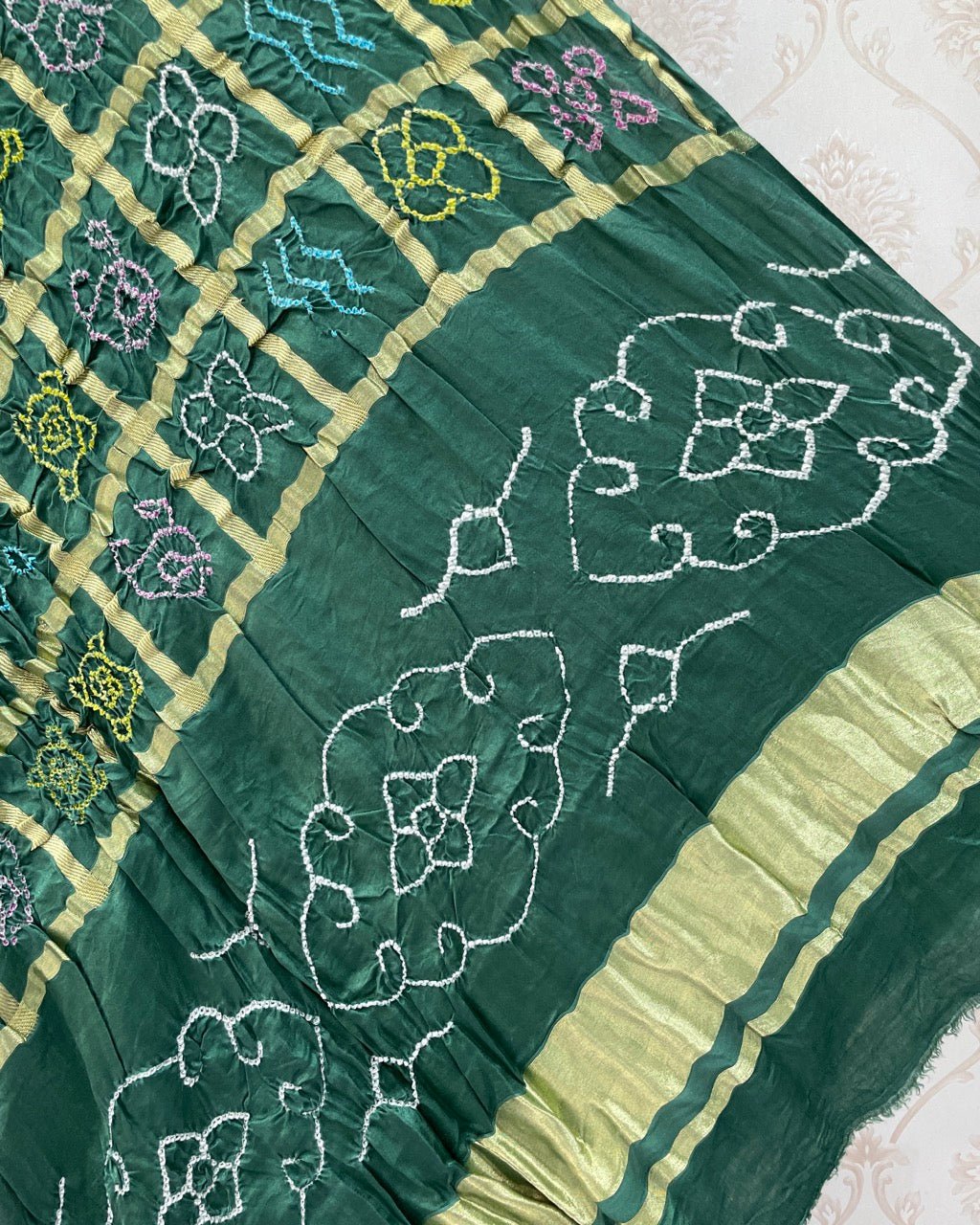Bandhani Dupatta - SindhoiPatolaArt