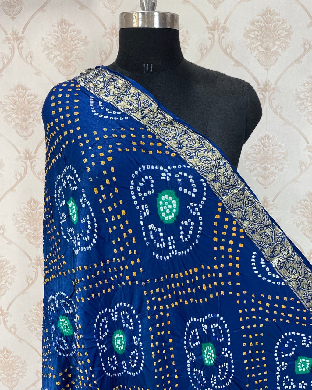 Bandhani Gaji Silk Dupatta - SindhoiPatolaArt