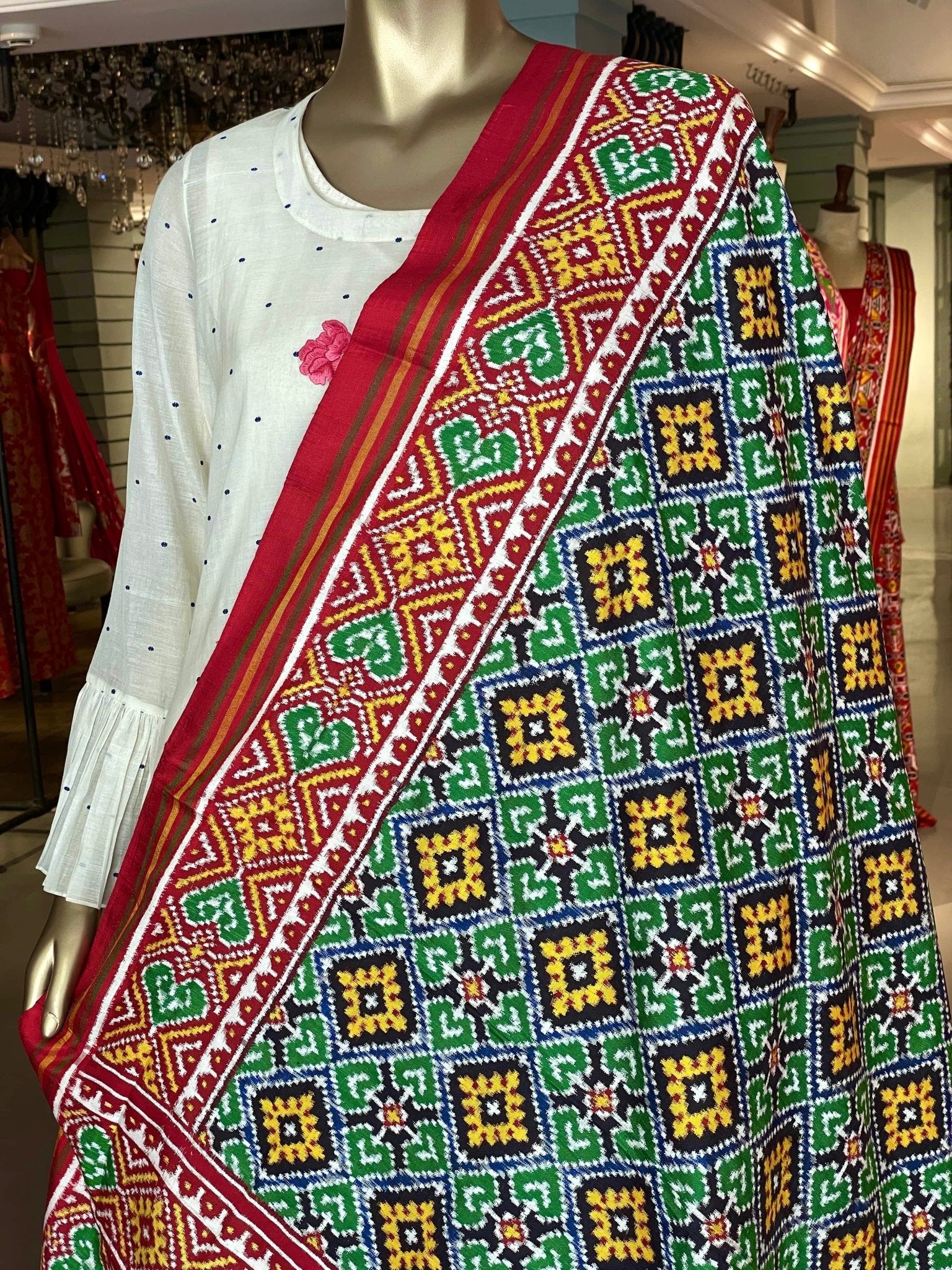 Black and green double Ikat Patola dupatta with panchanda design - SindhoiPatolaArt