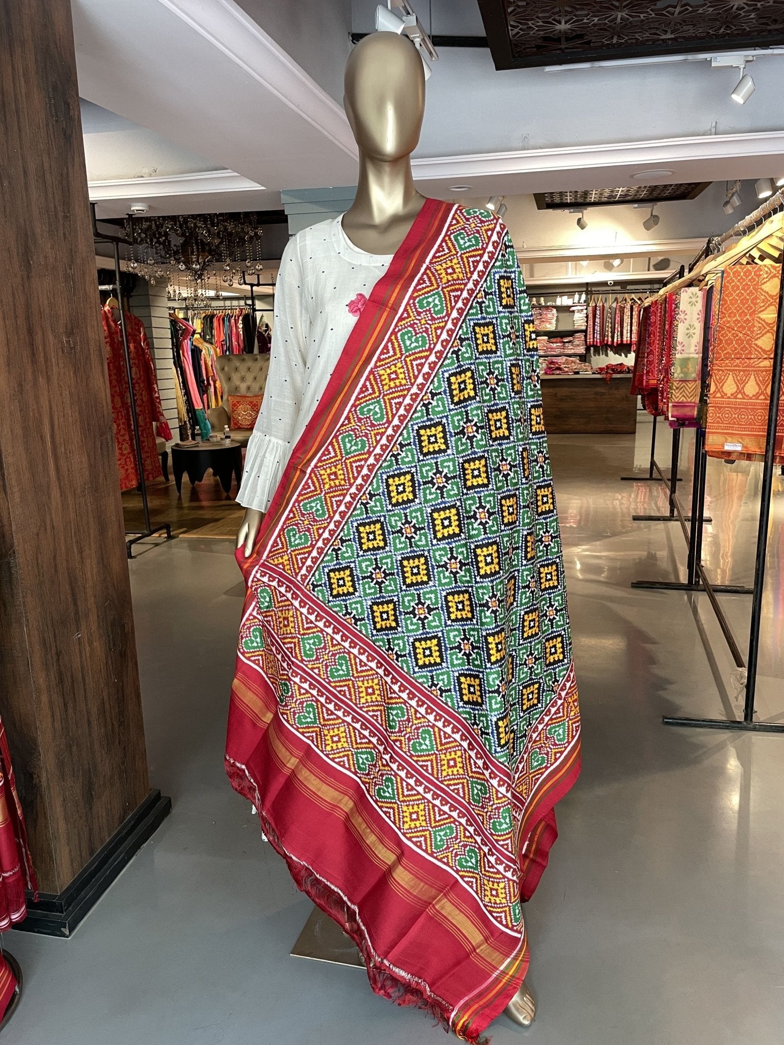 Black and green double Ikat Patola dupatta with panchanda design - SindhoiPatolaArt