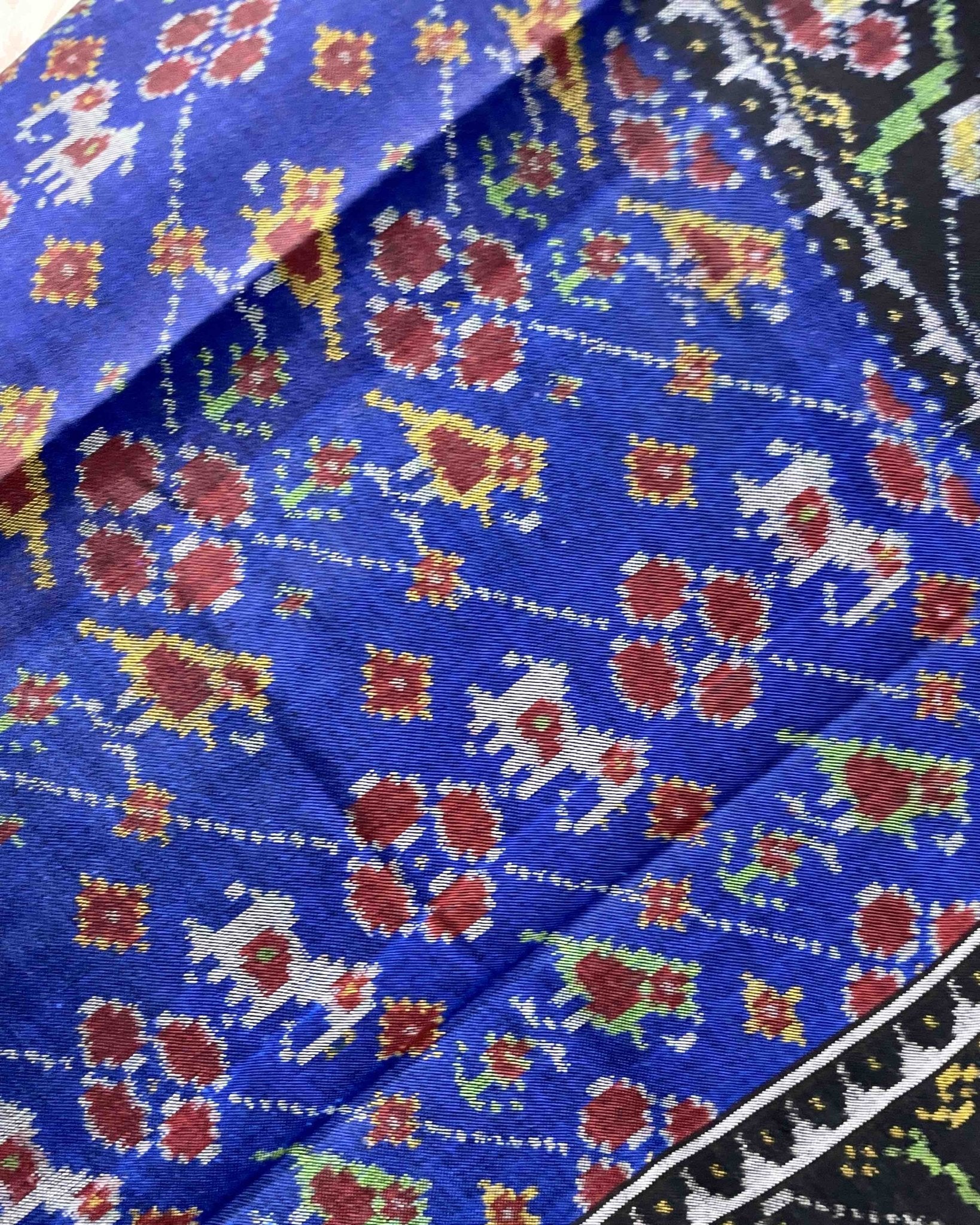 Black & Blue Narikunj Flower Patola Shawl - SindhoiPatolaArt
