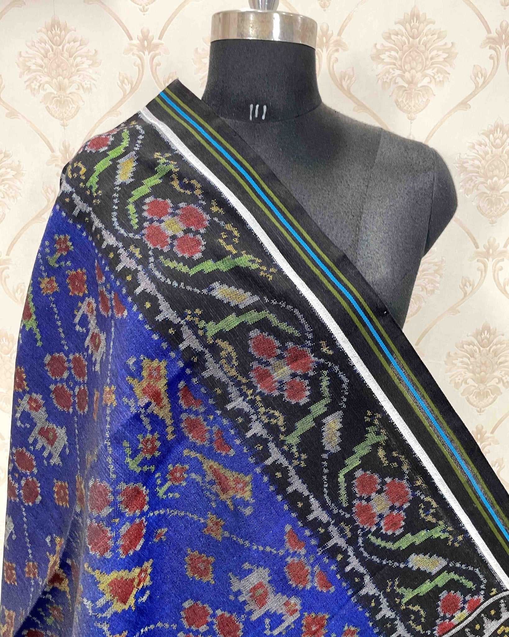 Black & Blue Narikunj Flower Patola Shawl - SindhoiPatolaArt