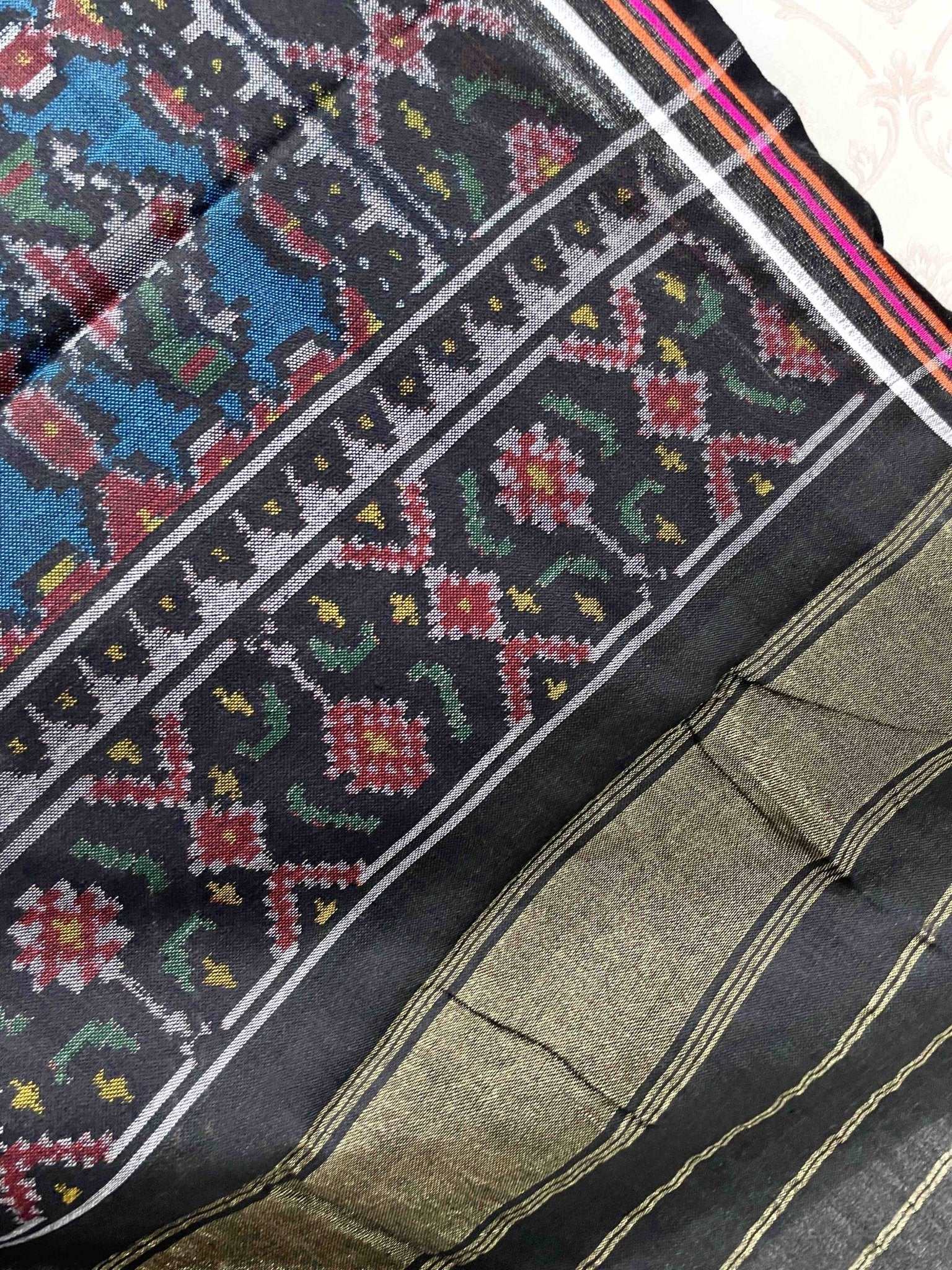 Black & Blue Narikunj Patola Shawl - SindhoiPatolaArt