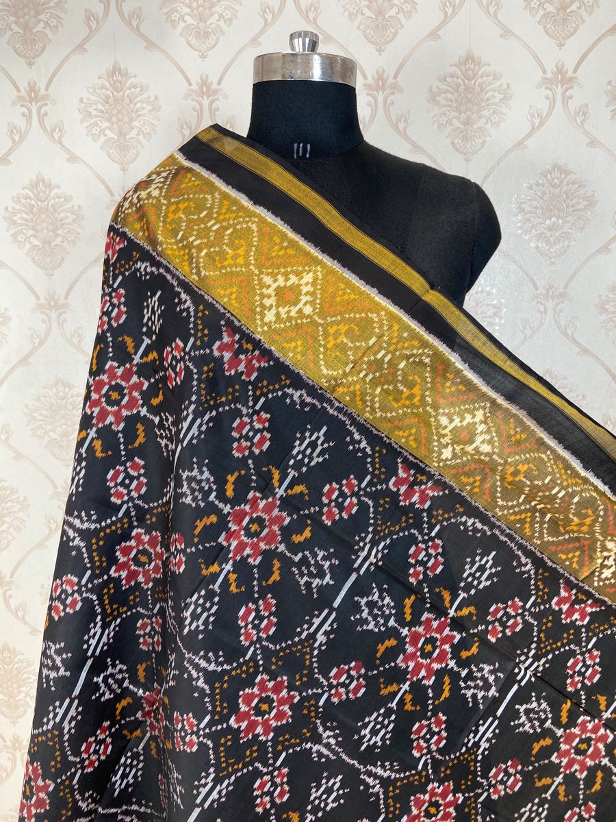 Black chhabadi design patola dupatta - SindhoiPatolaArt