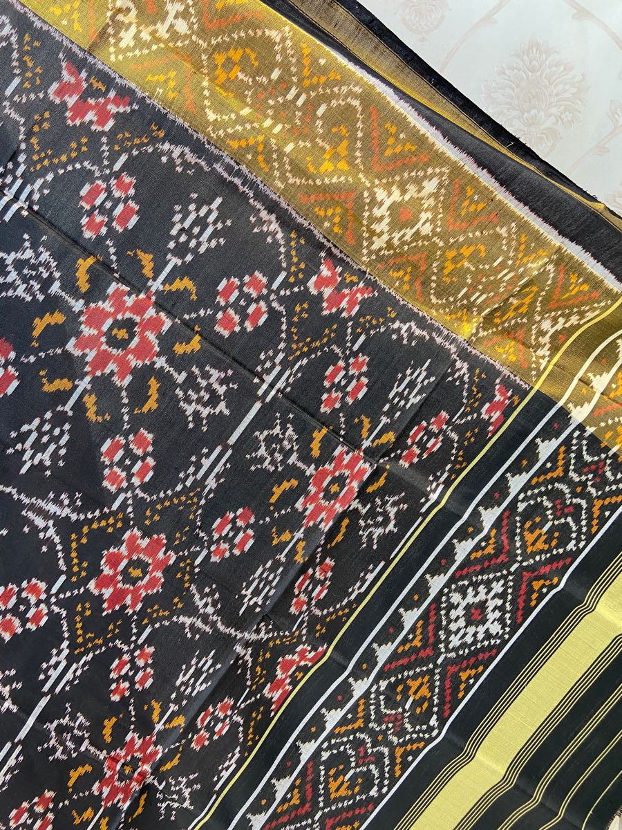 Black chhabadi design patola dupatta - SindhoiPatolaArt