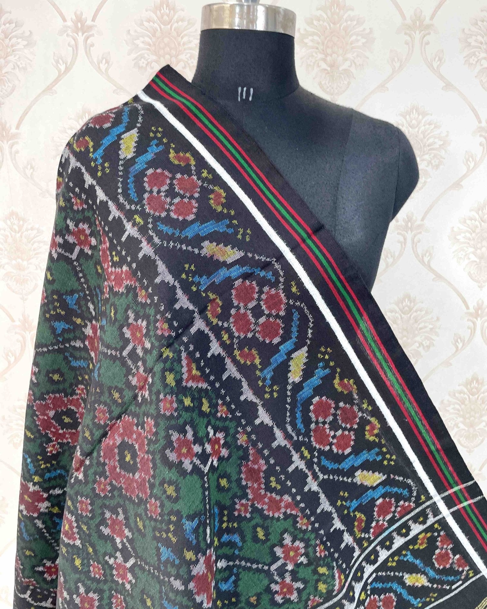 Black & Green Navratan Patola Shawl - SindhoiPatolaArt