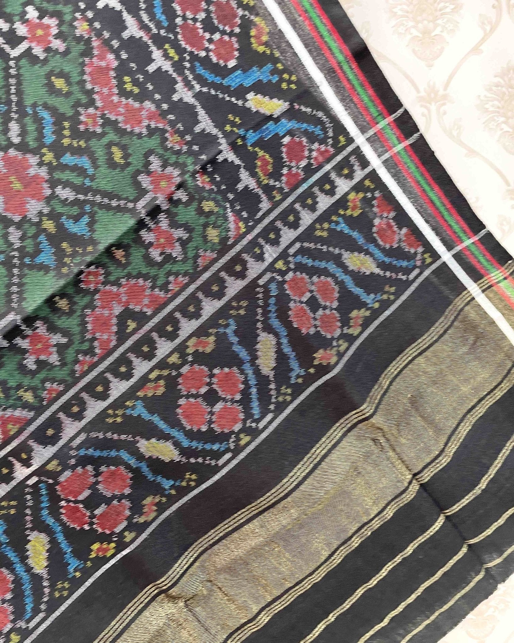 Black & Green Navratan Patola Shawl - SindhoiPatolaArt