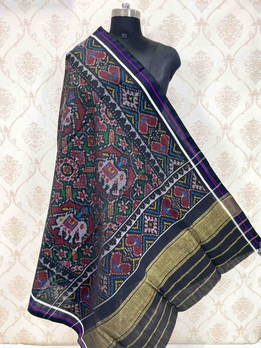 Black & Green With Maroon Elephant Manekchowk Patola Shawl - SindhoiPatolaArt