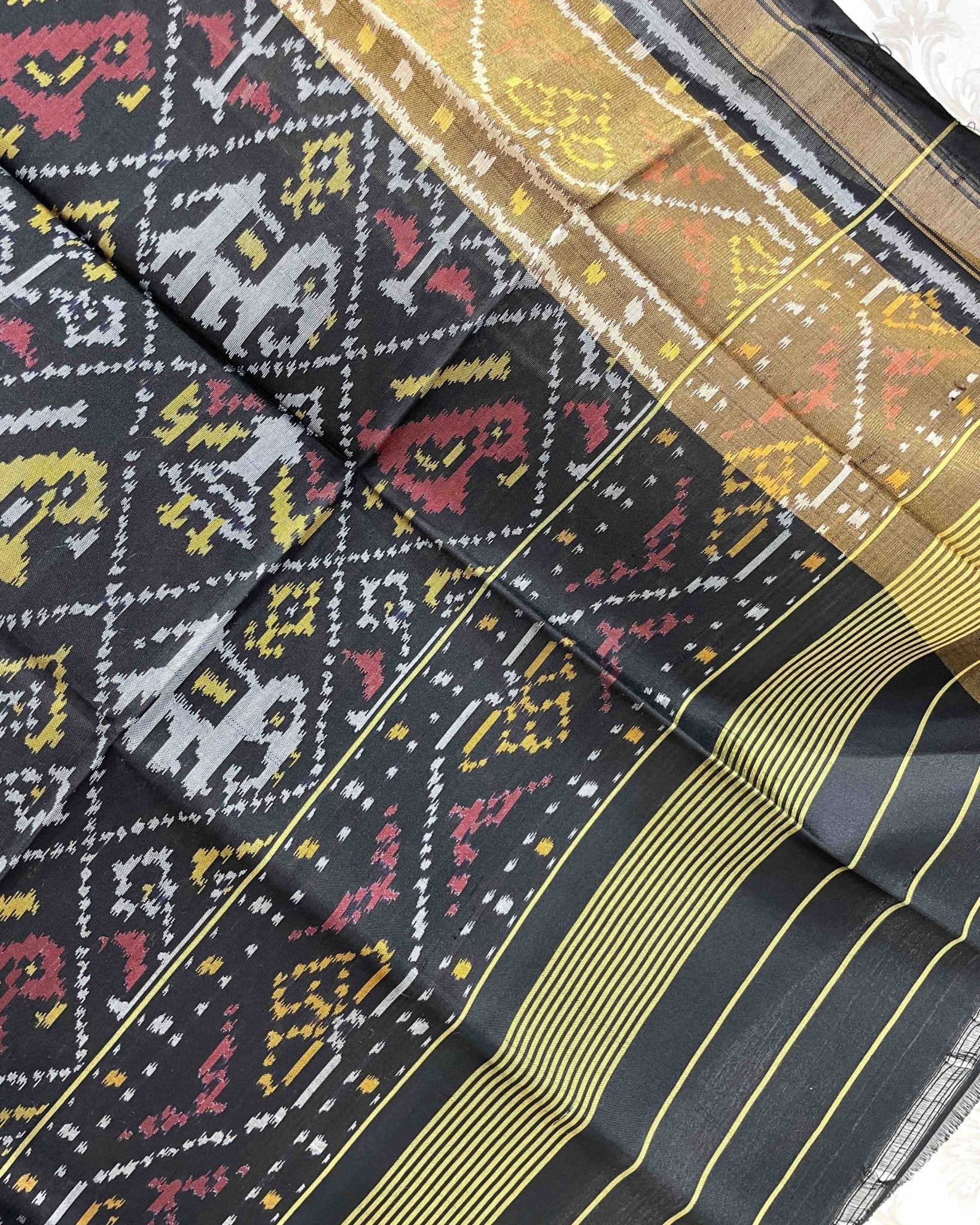 Black Narikunj Designer Patola Dupatta - SindhoiPatolaArt