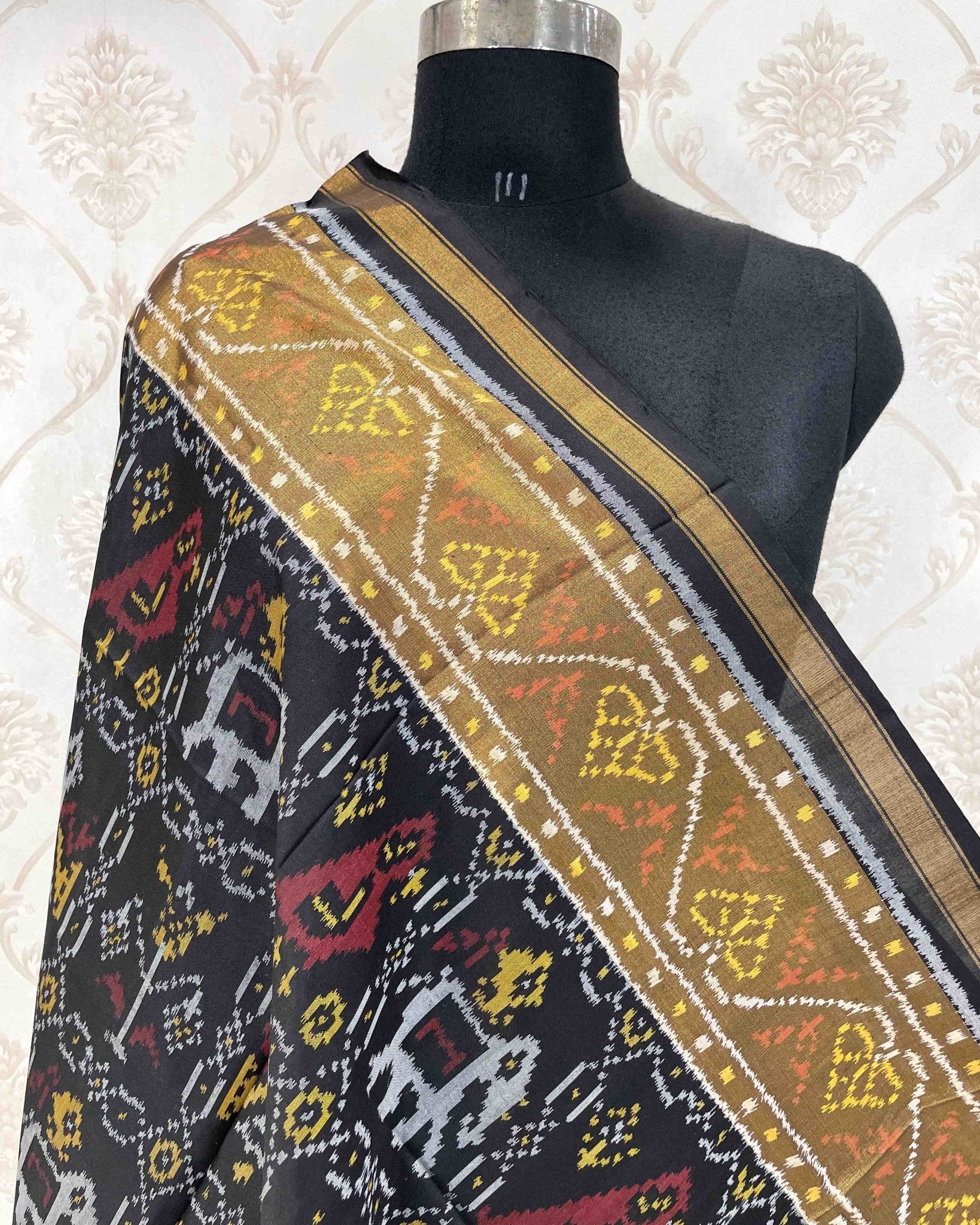 Black Narikunj Designer Patola Dupatta - SindhoiPatolaArt