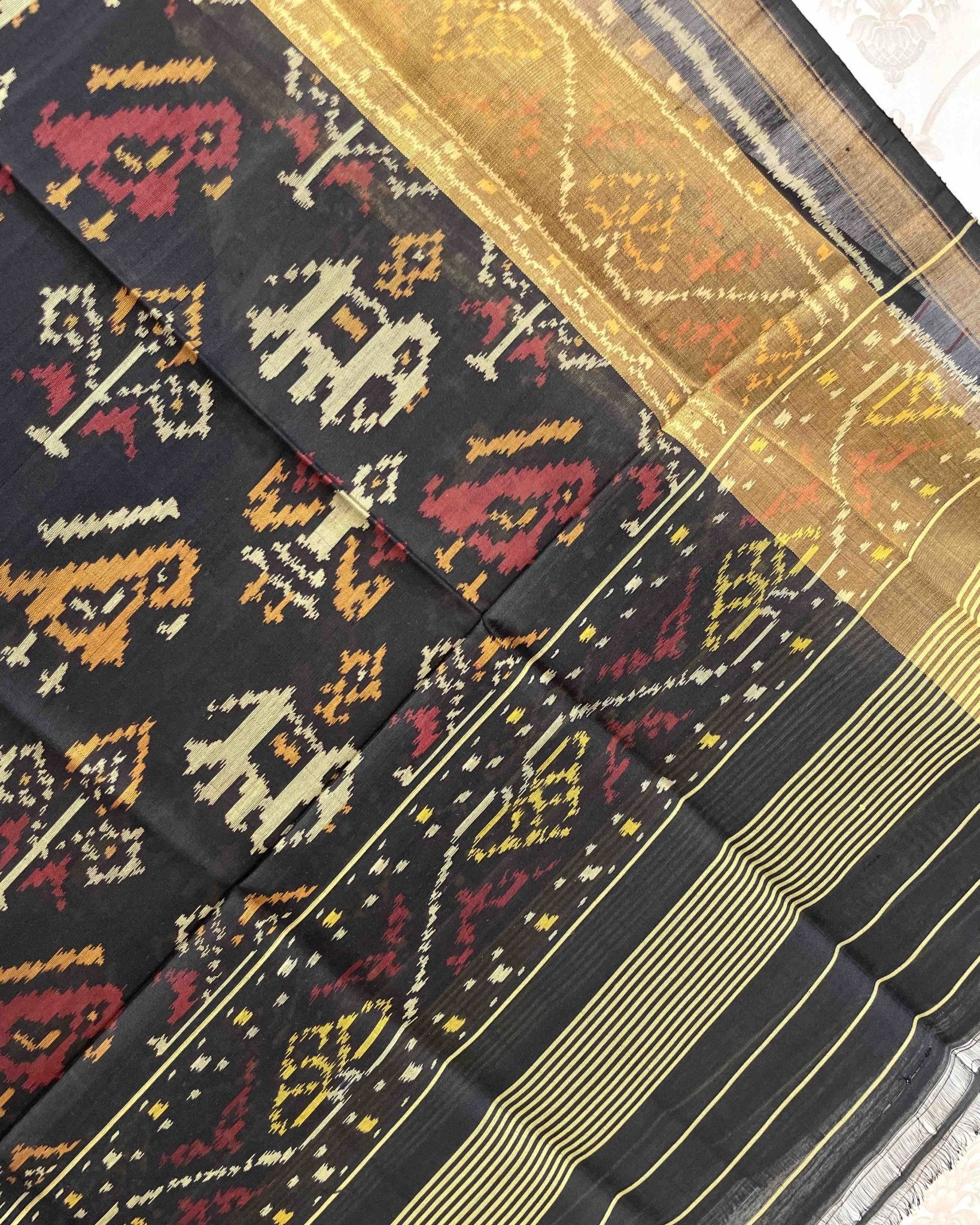 Black Narikunj Designer Patola Dupatta - SindhoiPatolaArt