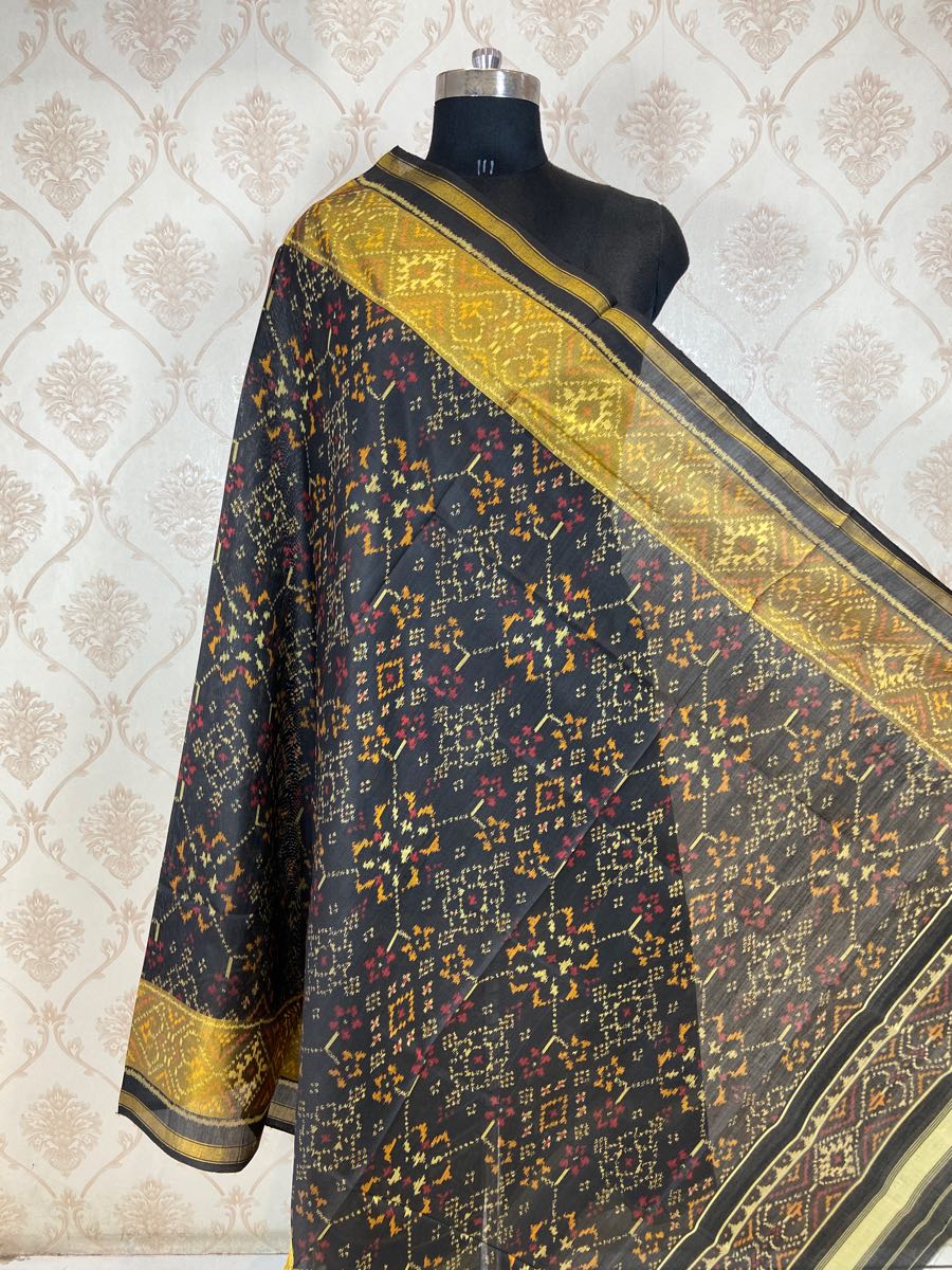 Black navratna design patola dupatta - SindhoiPatolaArt