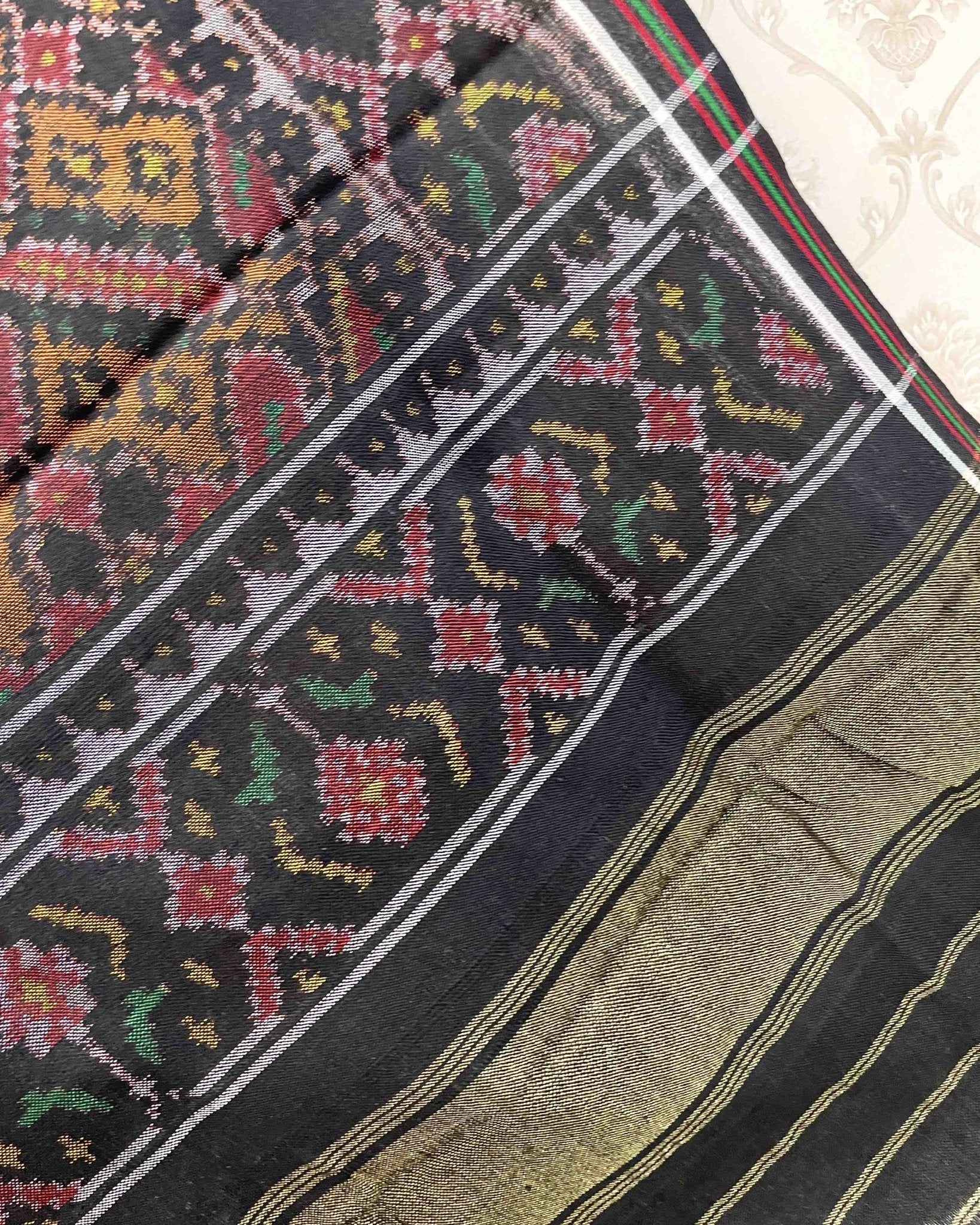 Black & Orange Manekchowk Patola Shawl - SindhoiPatolaArt
