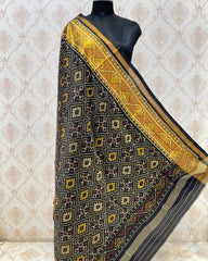 Black Panchanda Patola Dupatta - SindhoiPatolaArt