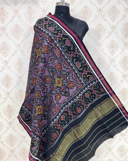 Black & Pink chhabadi Flower Patola Shawl - SindhoiPatolaArt