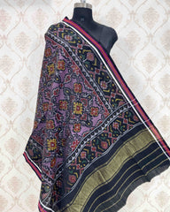 Black & Pink chhabadi Flower Patola Shawl - SindhoiPatolaArt