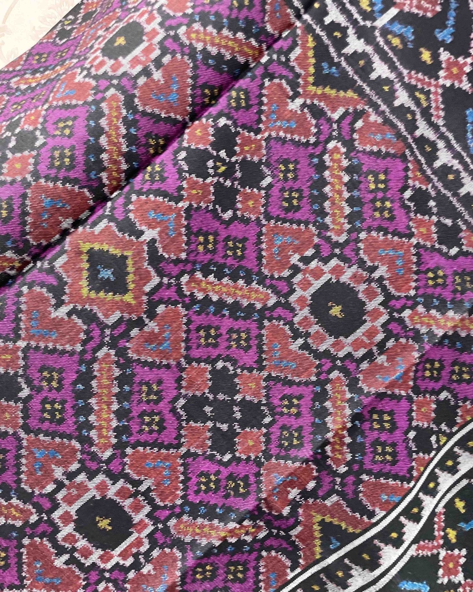 Black & Purple Manekchowk Patola Shawl - SindhoiPatolaArt