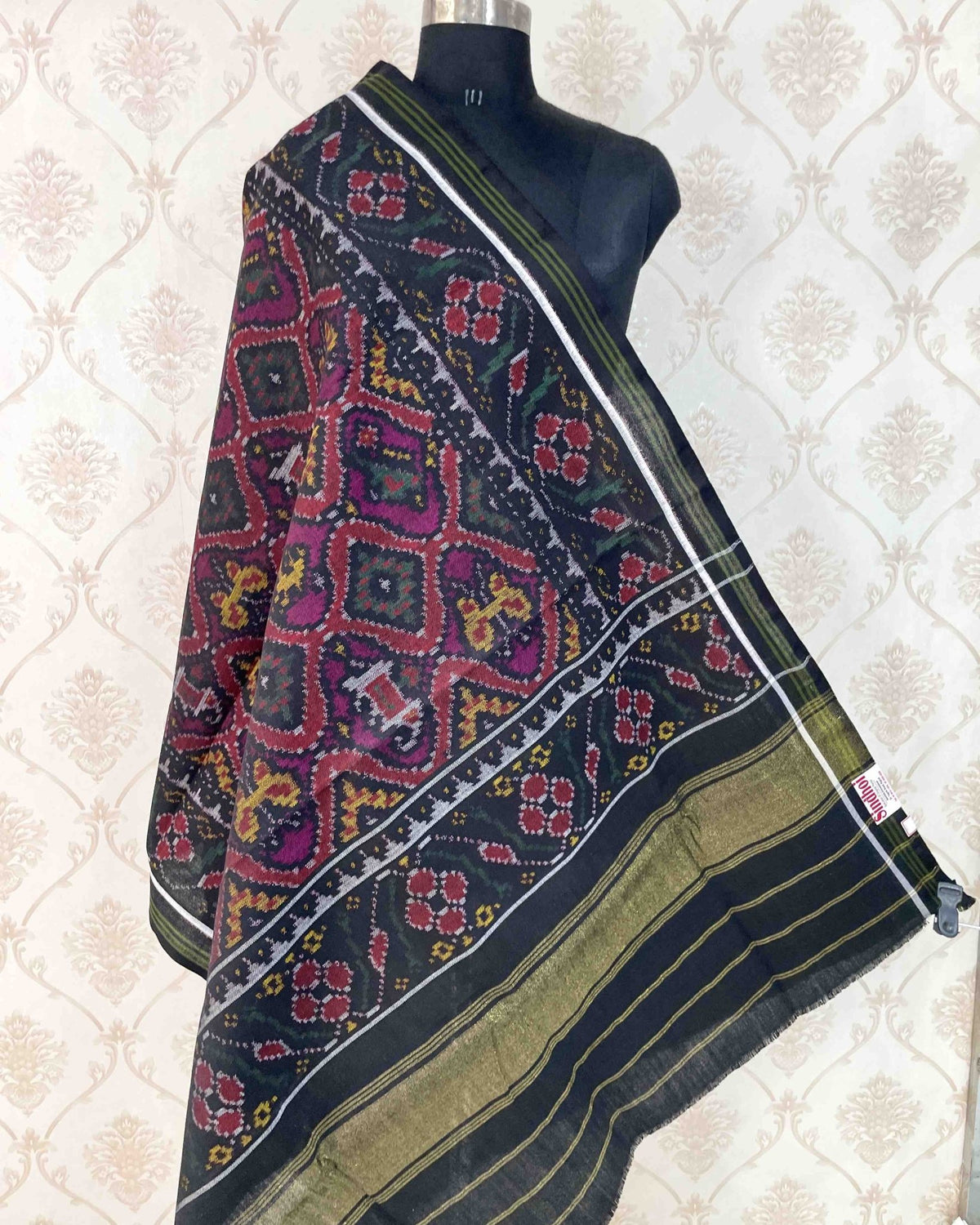 Black & Purple Narikunj Patola Shawl - SindhoiPatolaArt