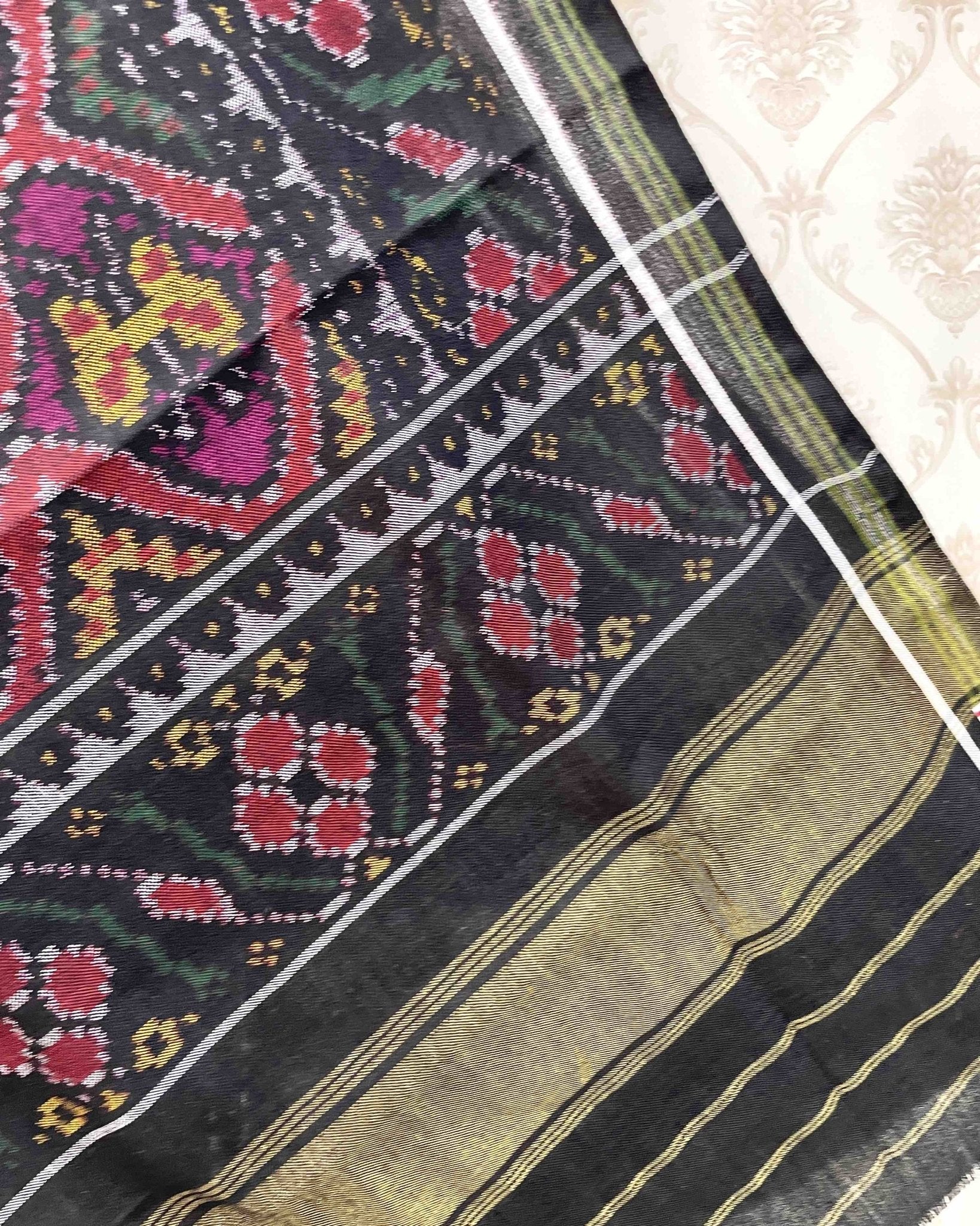 Black & Purple Narikunj Patola Shawl - SindhoiPatolaArt