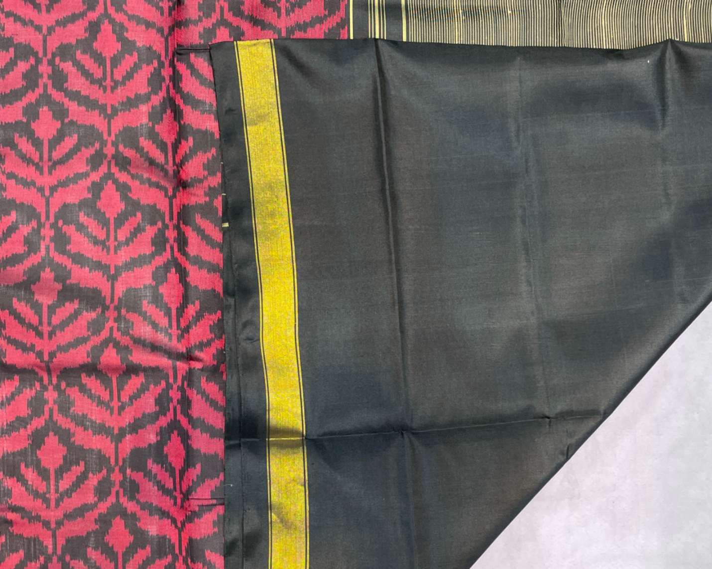 Black & Red Leaves Designer Patola - SindhoiPatolaArt