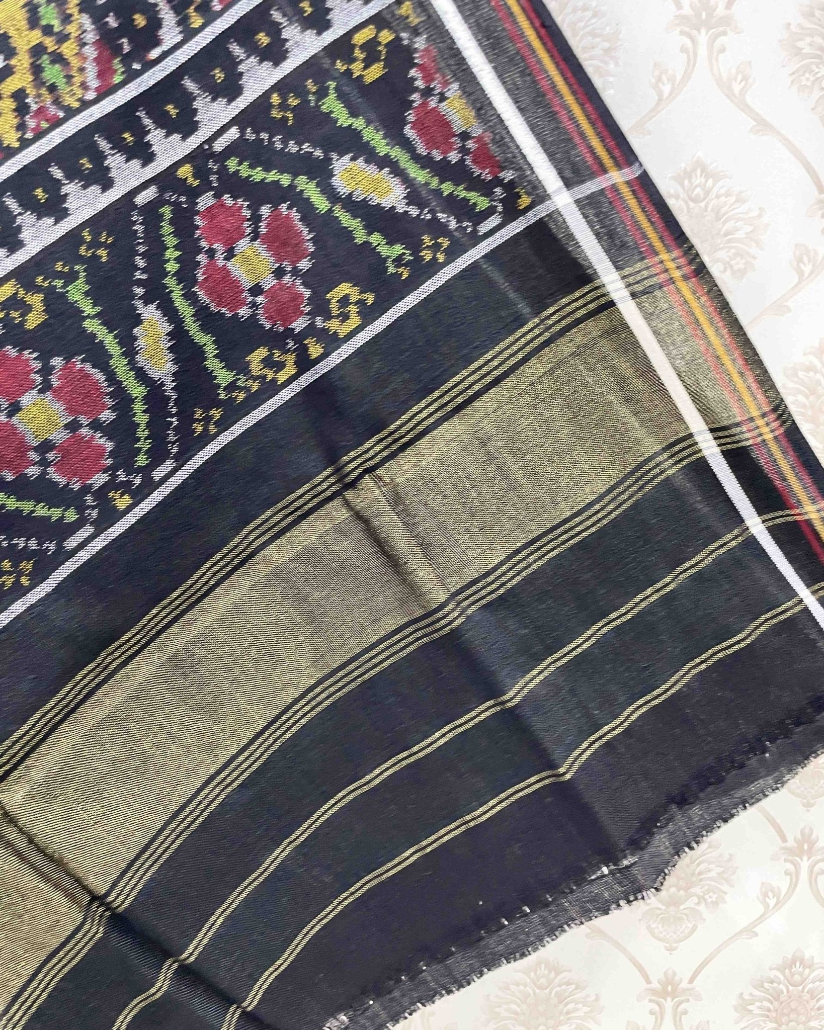 Black & Yellow Navratan Patola Shawl - SindhoiPatolaArt