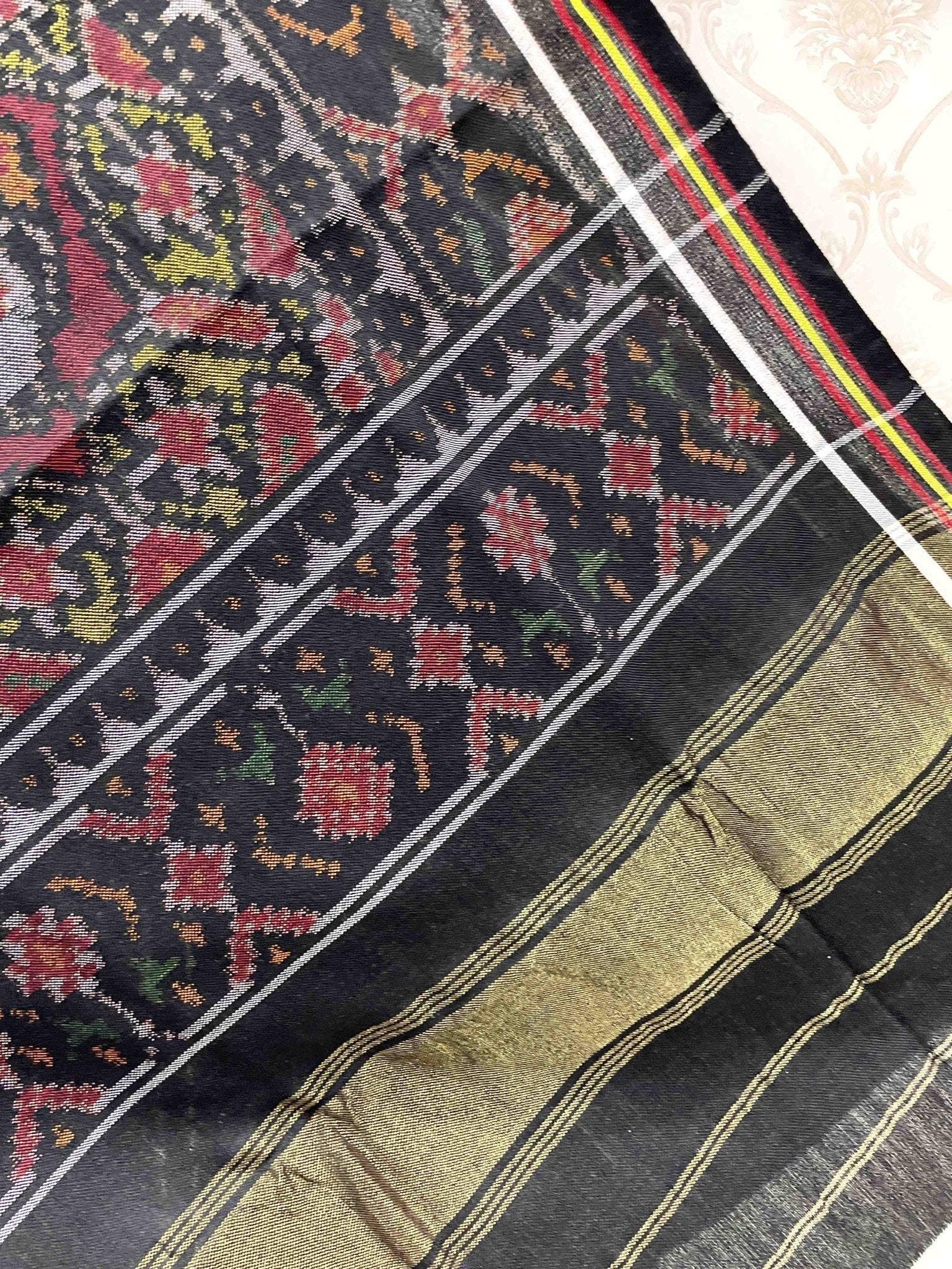 Black & Yellow With Maroon Elephant Manekchowk Patola Shawl - SindhoiPatolaArt