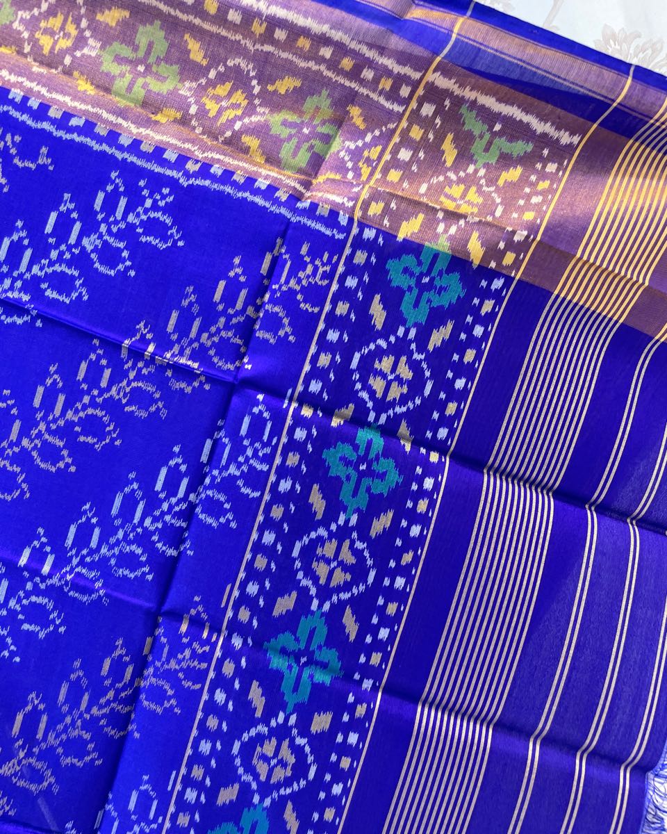 Blue ambadal Patola Dupatta - SindhoiPatolaArt