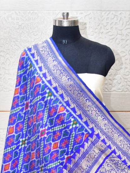 Blue Patola dupatta with manekchowk design and banarasi border pallu - SindhoiPatolaArt