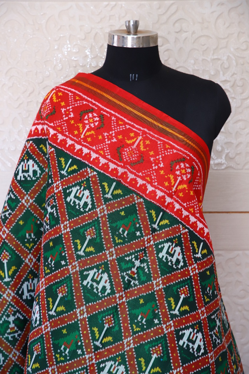 Semi double ikat dupatta in traditiona Hathi Popat design in Green and Red colour - SindhoiPatolaArt