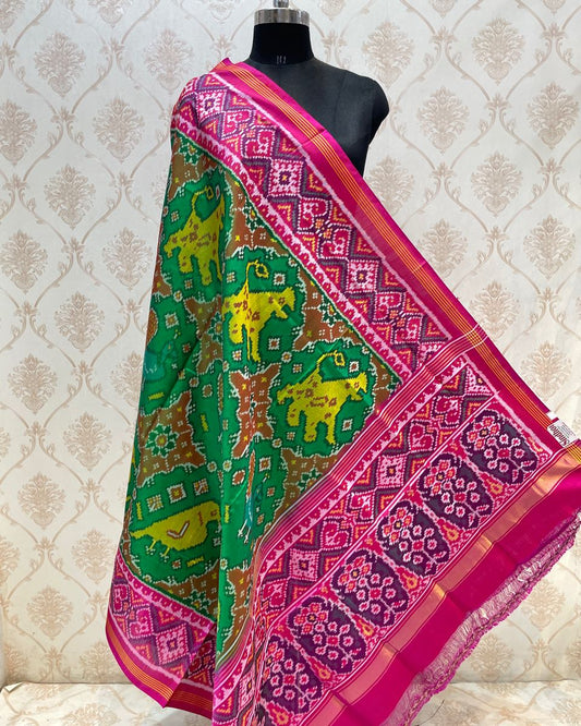 Green and pink big figure semi double ikat patola dupatta - SindhoiPatolaArt