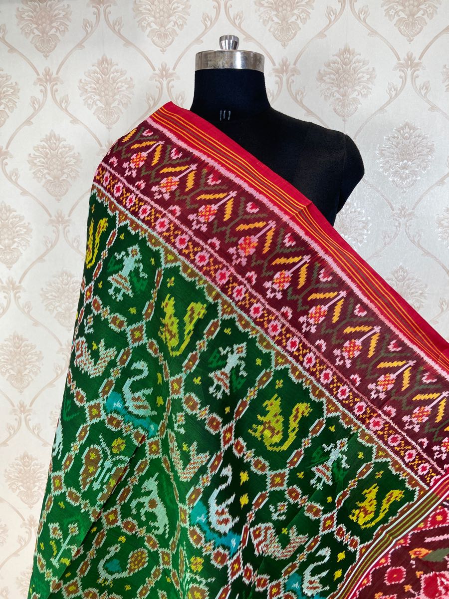 Green and red narikunj design patola dupatta - SindhoiPatolaArt