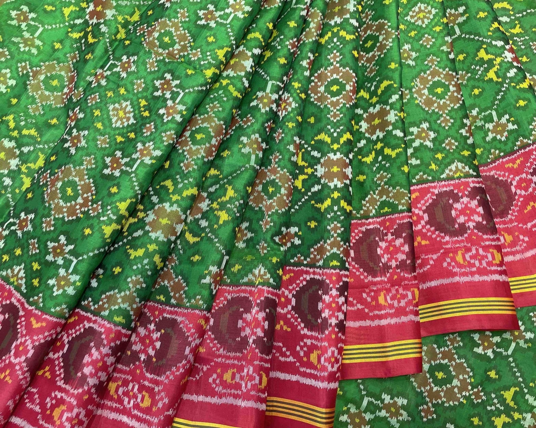 green and red navratna design patola saree - SindhoiPatolaArt