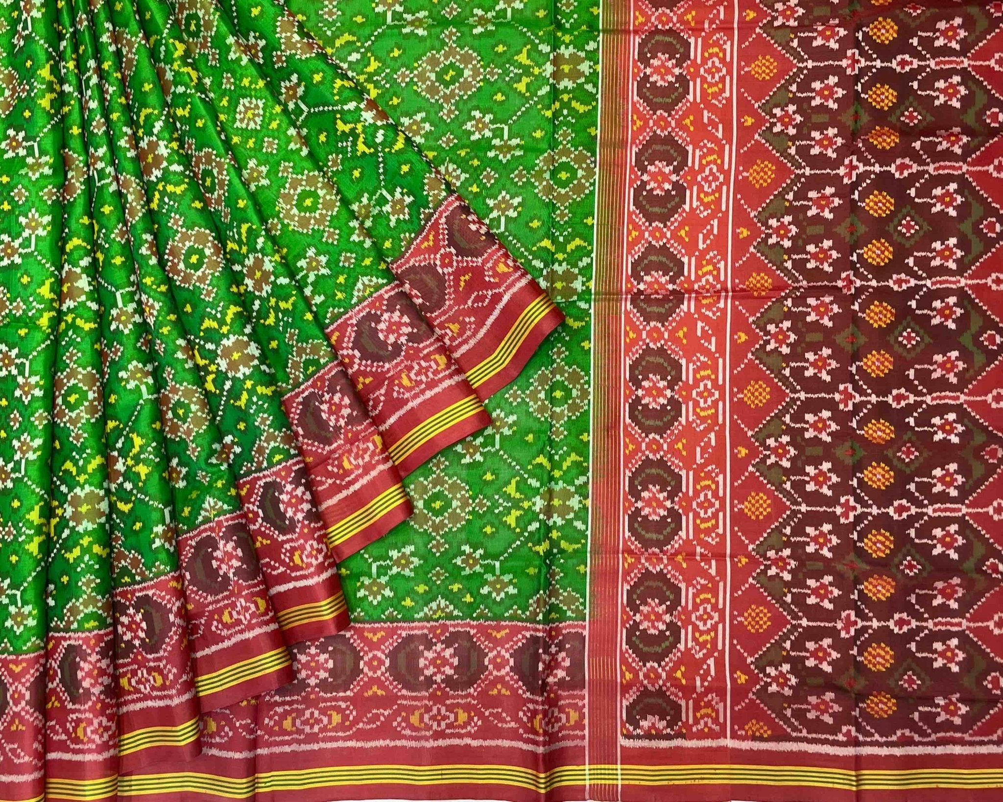 green and red navratna design patola saree - SindhoiPatolaArt