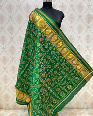 Green Chhabdi Patola Dupatta - SindhoiPatolaArt