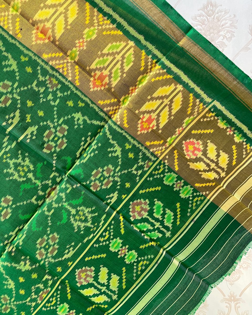 Green Chhabdi Patola Dupatta - SindhoiPatolaArt