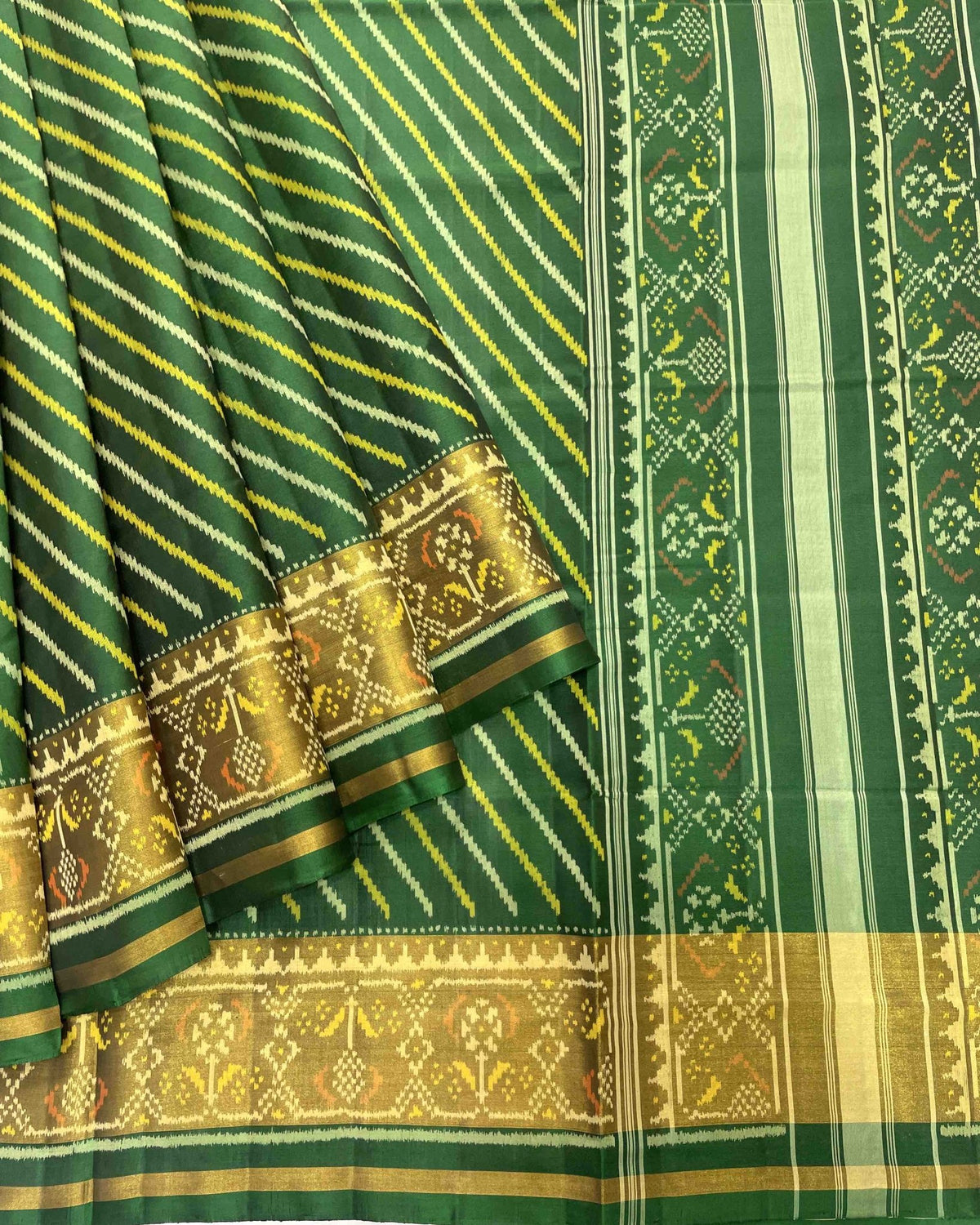 Green Lining Patola Saree - SindhoiPatolaArt