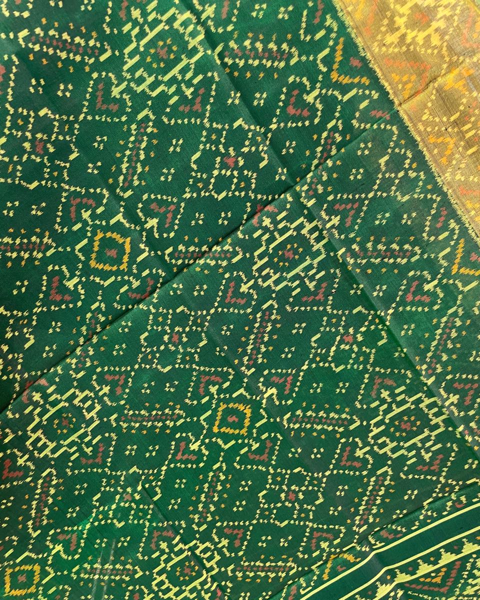 Green Manekchowk Patola Dupatta - SindhoiPatolaArt
