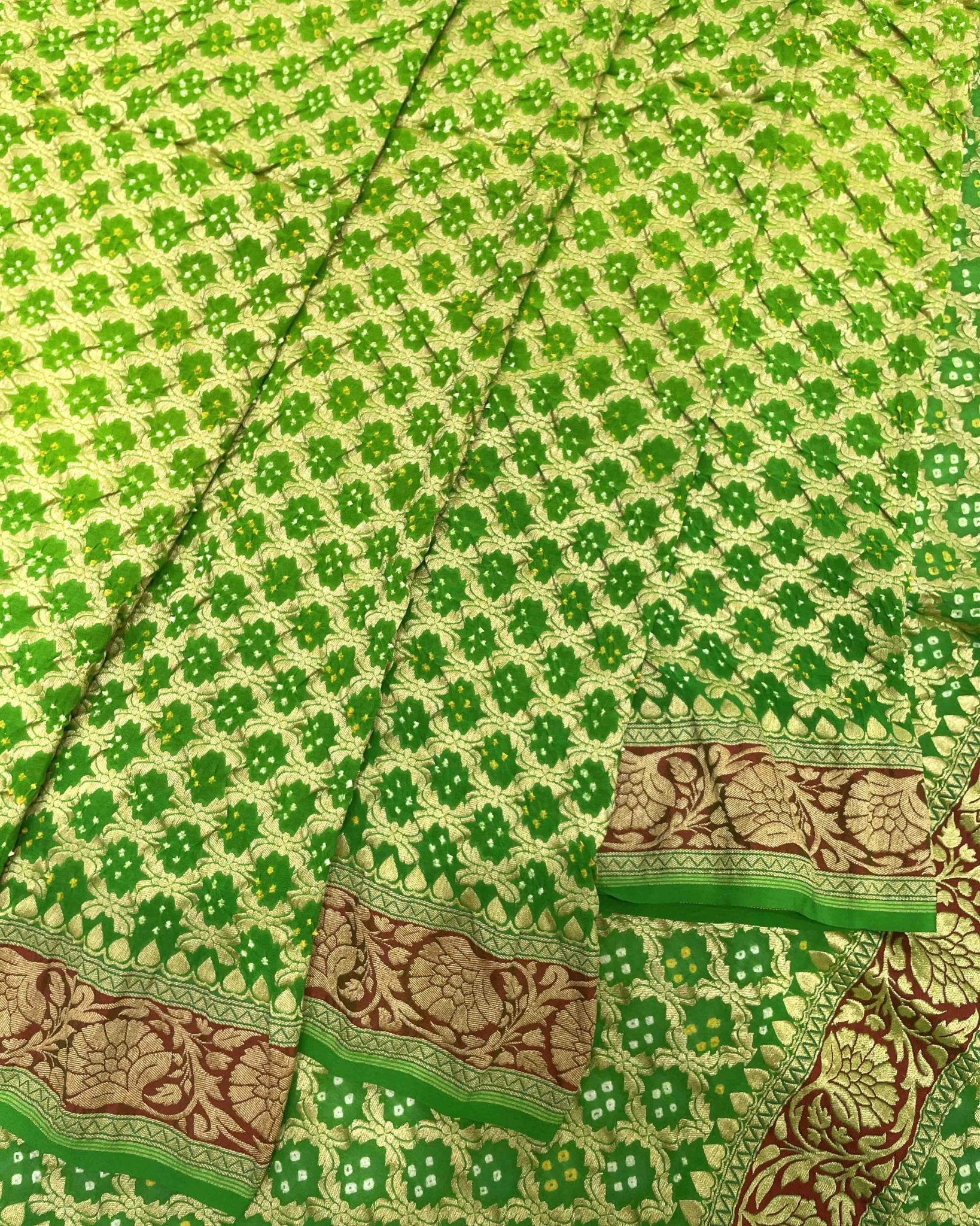Green Parrot Bandhani Saree - SindhoiPatolaArt
