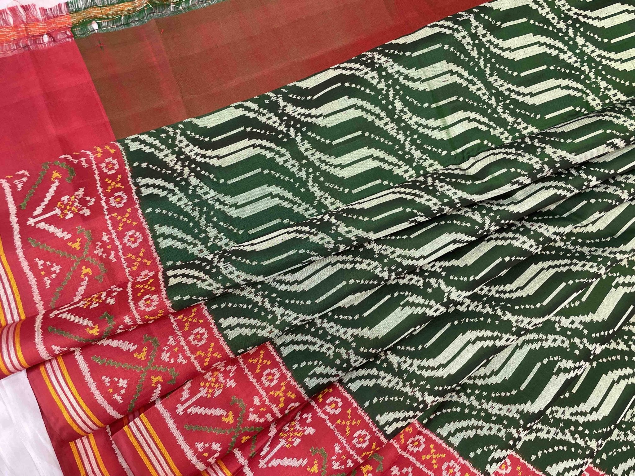 Green & Red Floting leaves design Patola - SindhoiPatolaArt