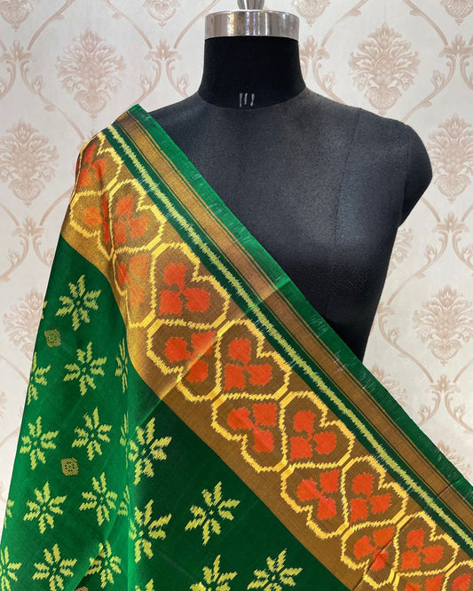 Green Zari Booti With Flower Design Patola Dupatta - SindhoiPatolaArt
