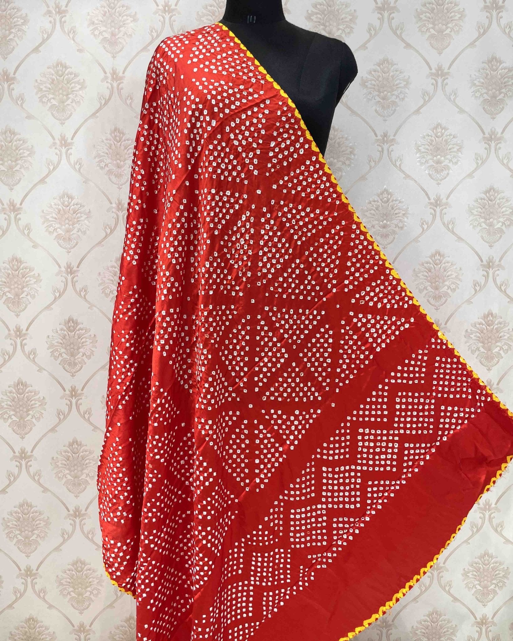 Orange Bandhani Dupatta - SindhoiPatolaArt