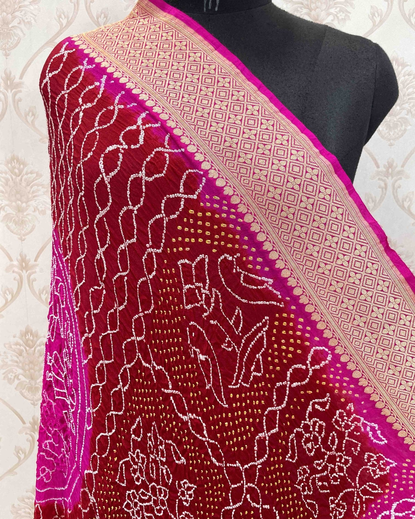 Pink & Maroon Rai dana Georgette Bandhani Dupatta - SindhoiPatolaArt