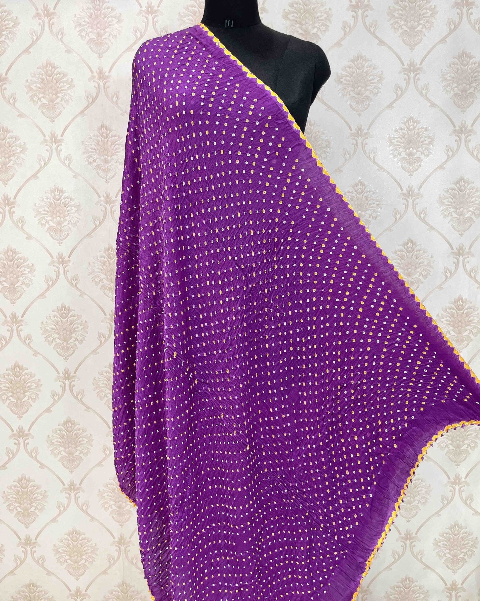 Purple Bandhani Dupatta - SindhoiPatolaArt