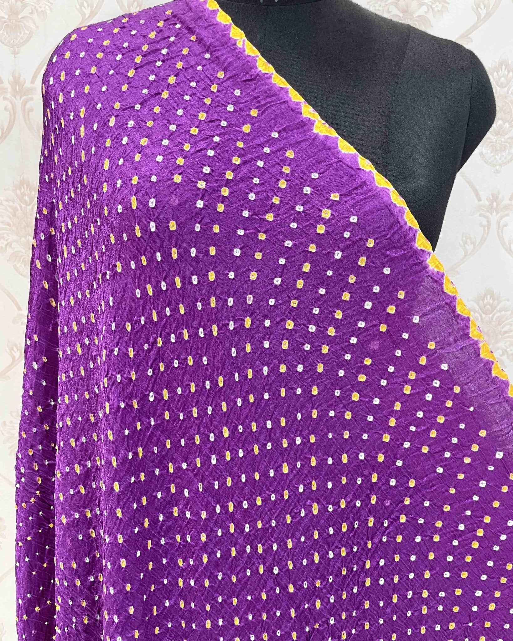 Purple Bandhani Dupatta - SindhoiPatolaArt