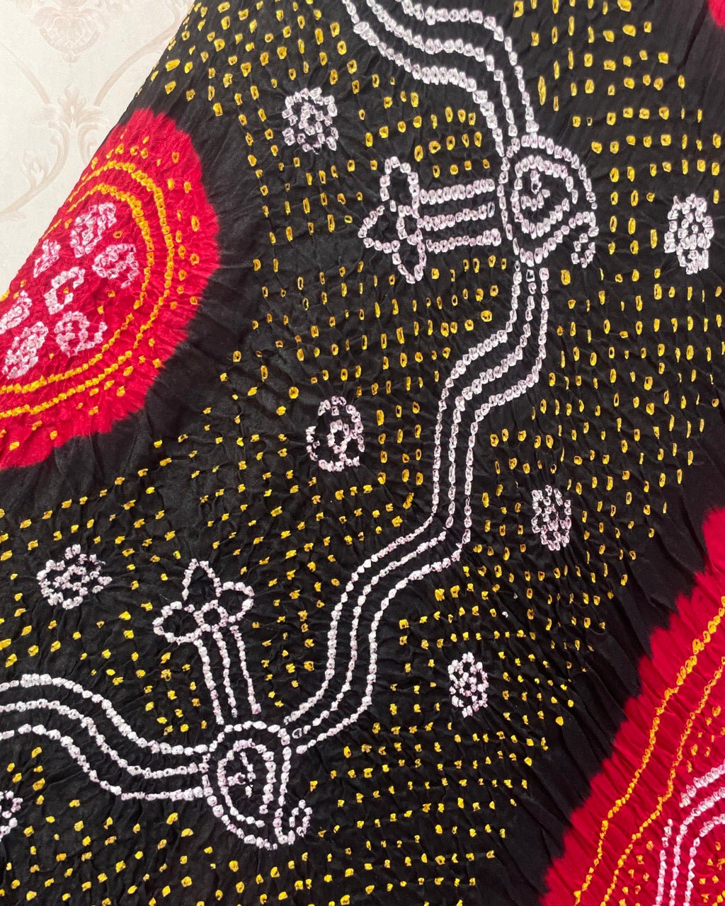 Red & Black Bandhani Dupatta - SindhoiPatolaArt
